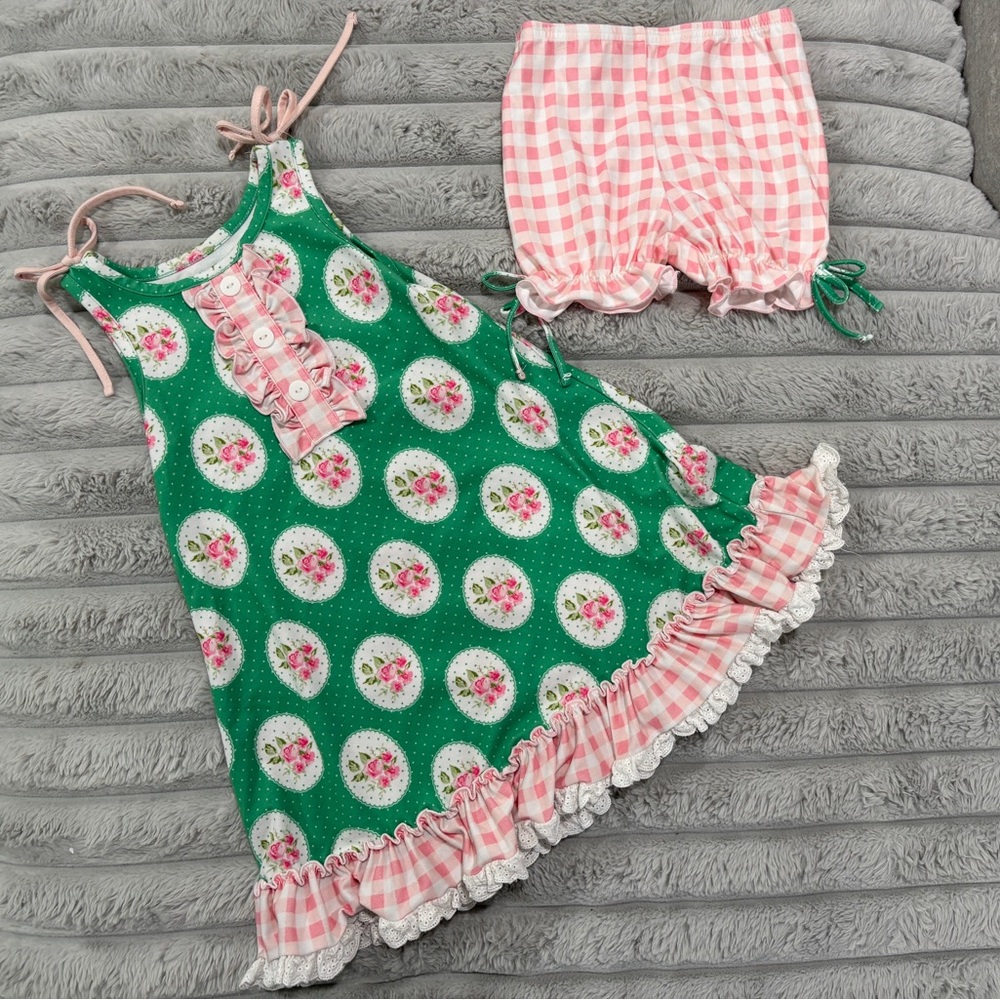 4T Like New Sweet Honey Dreamer Gown and Shorts